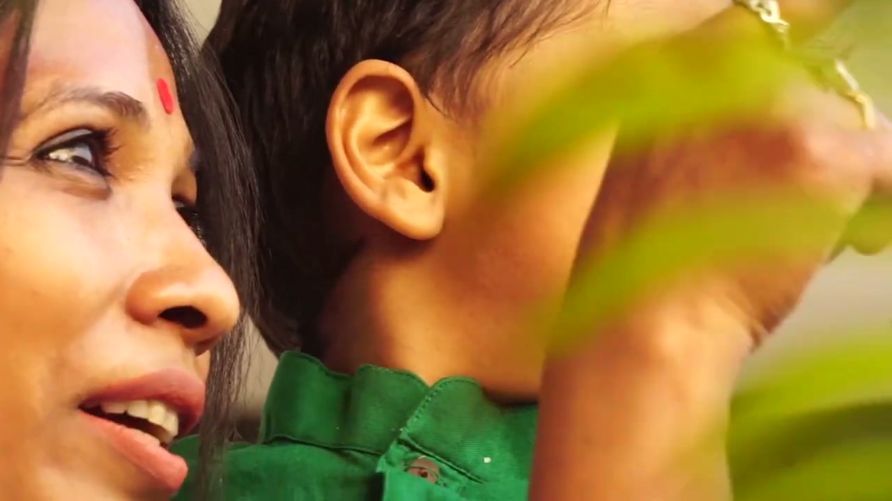 Bangla Ta Bhule Jeo Na frame 9