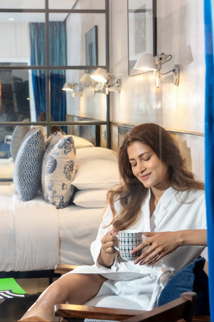 The Polished Lens — Hospitality & Atmosphere frame 2