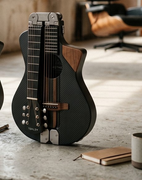 Aethel — Carbon-Fiber Monocoque Folding Guitar frame 2